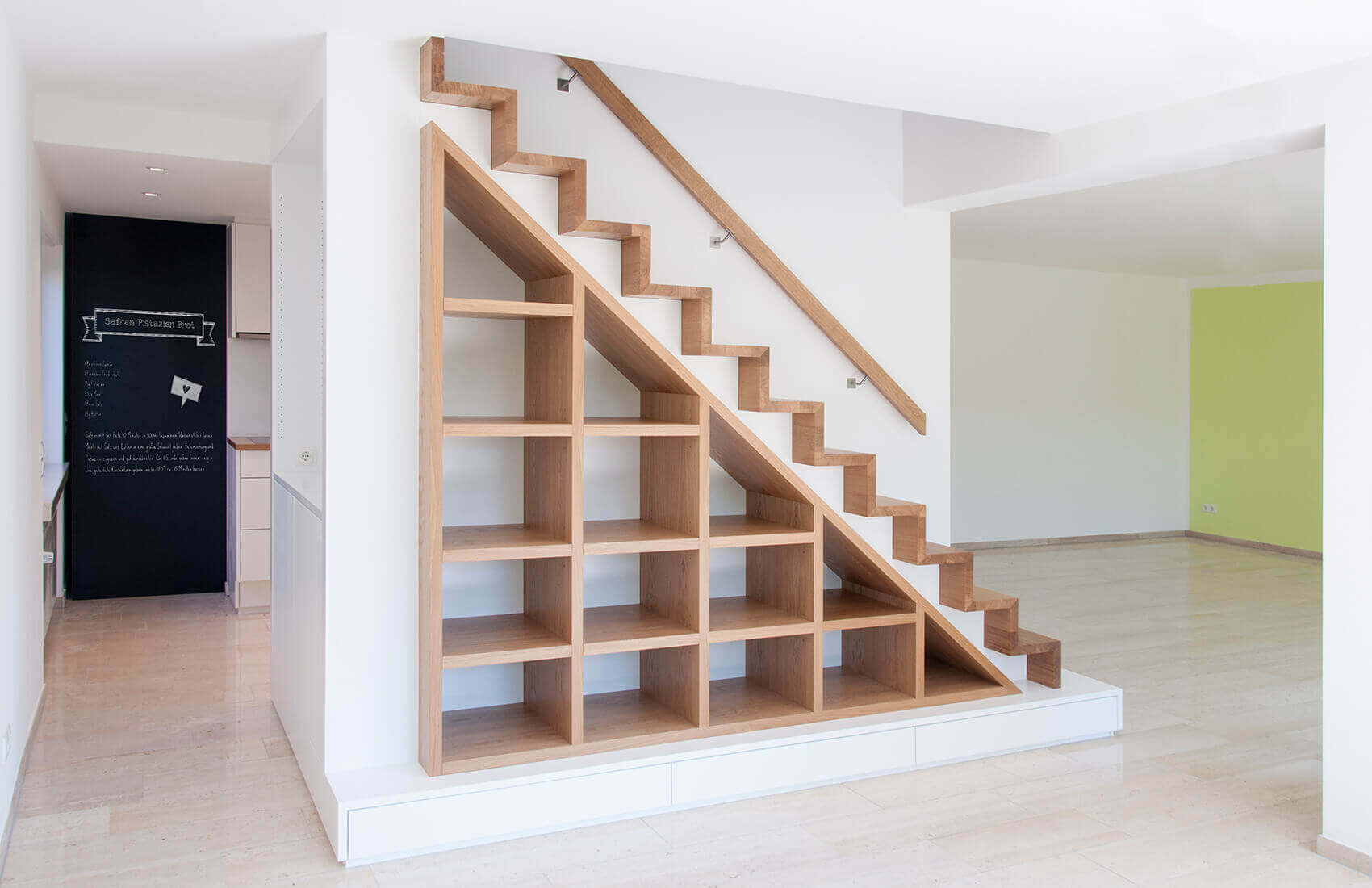 Moderne Treppenanlage mit Stauraum | Möbeldesign, Innenarchitektur