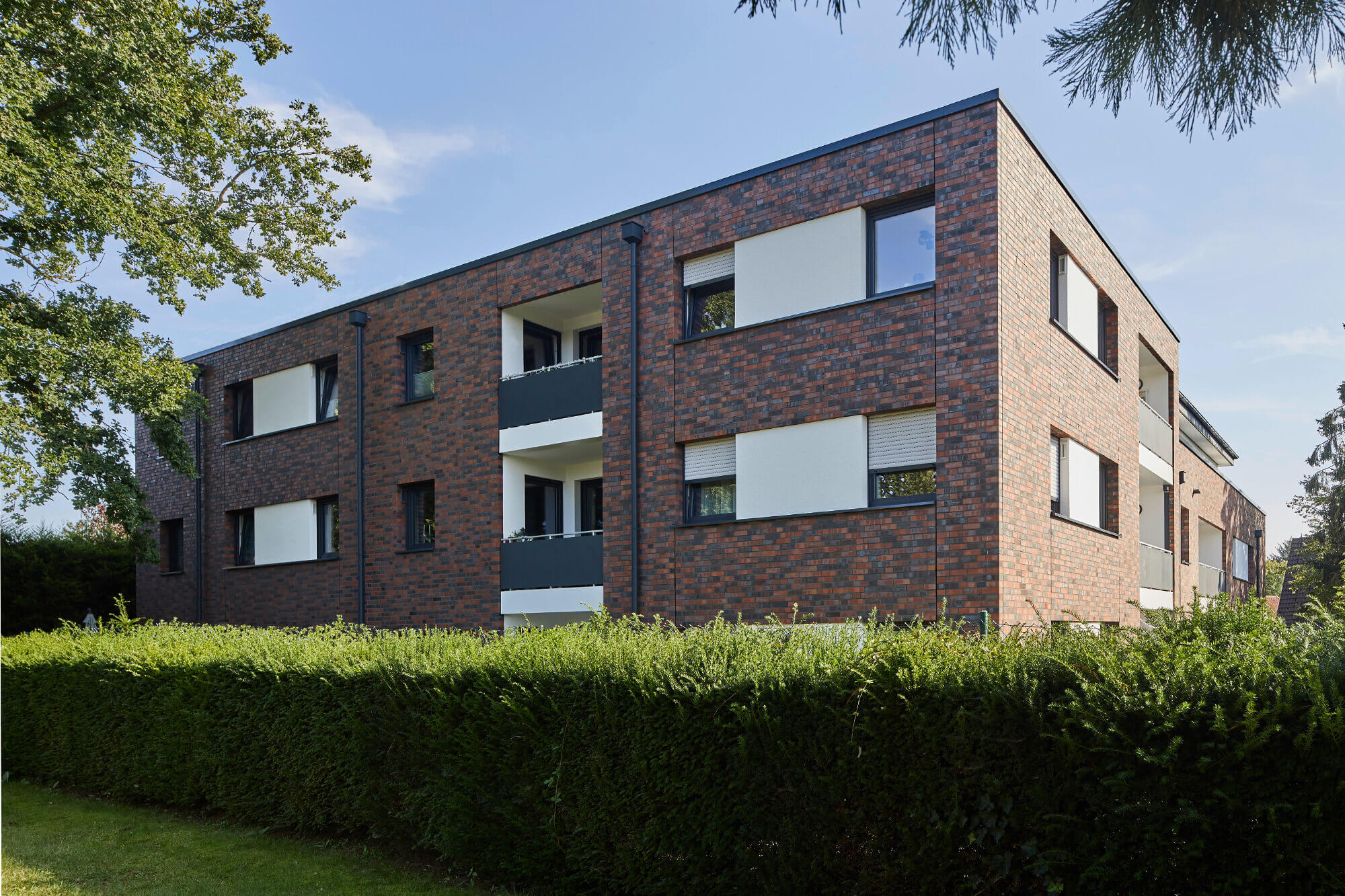 Modernes Mehrfamilienhaus mit Klinkerfassade | Architektur Niedersachsen
