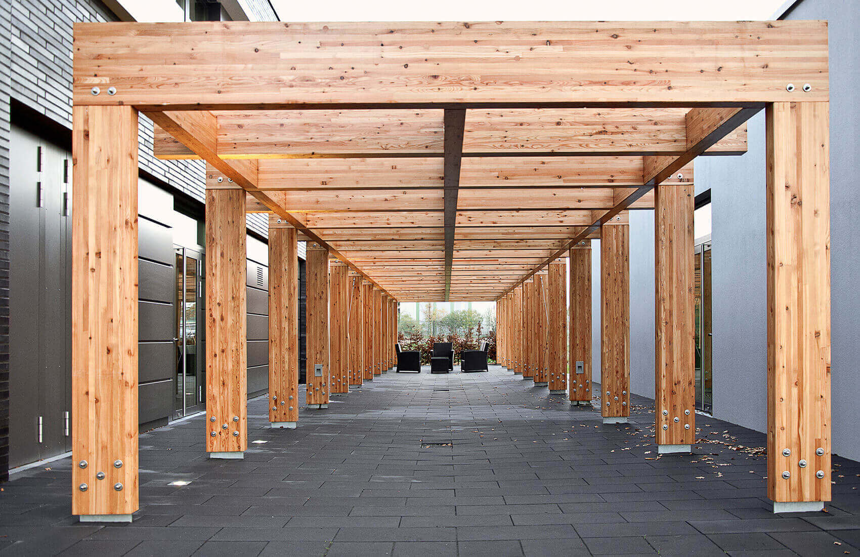Pergola aus Holz | Bürogebäude Architektur