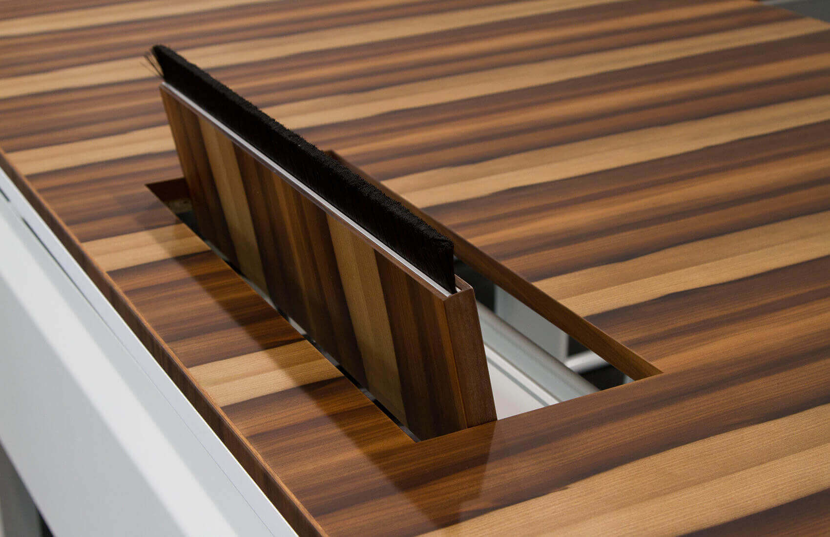 Büromöbel nach Maß | Moderne Tischplatte