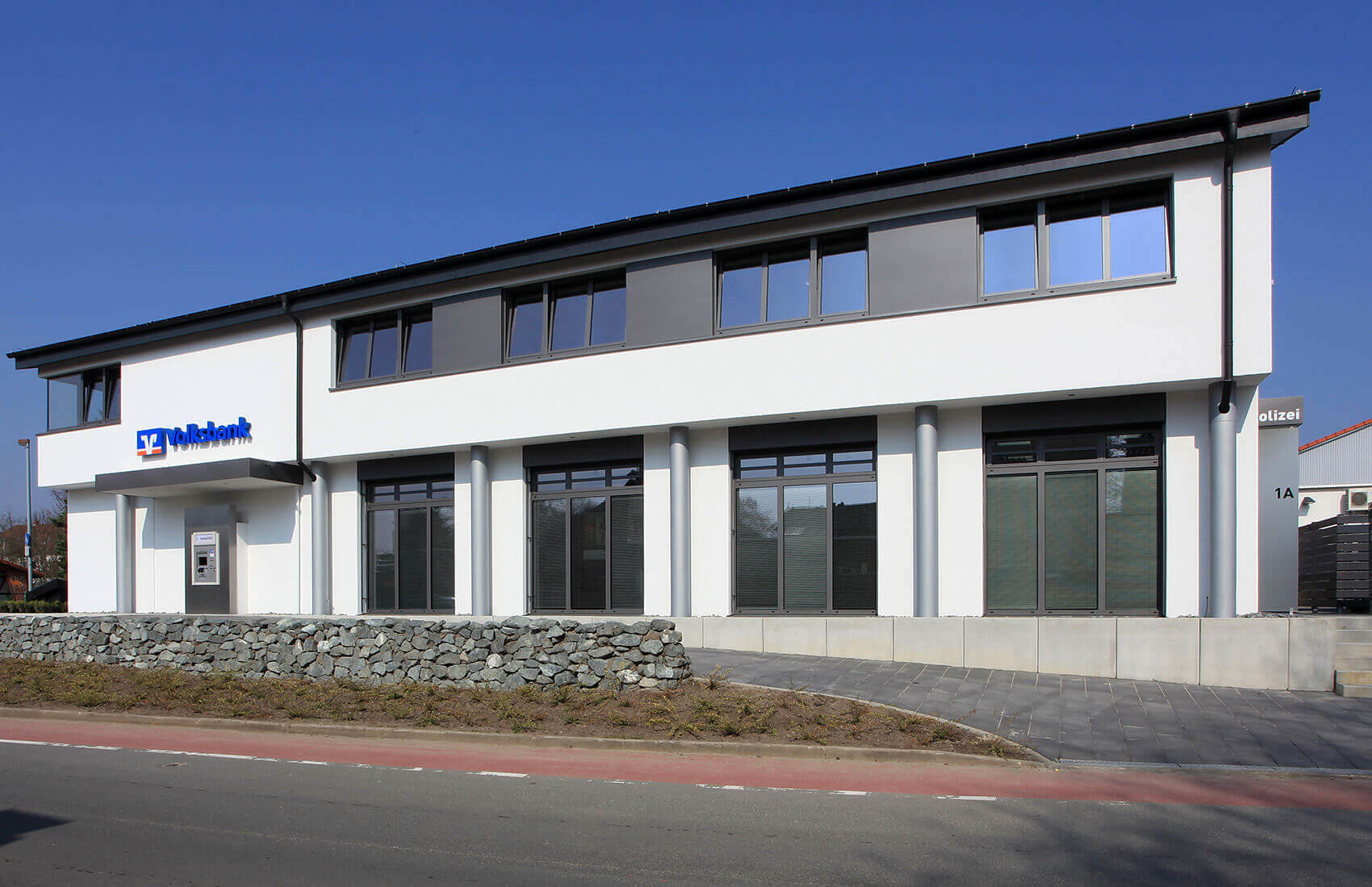 Modernes Bürogebäude mit Putzfassade | Geschäftsstelle in Münsterland