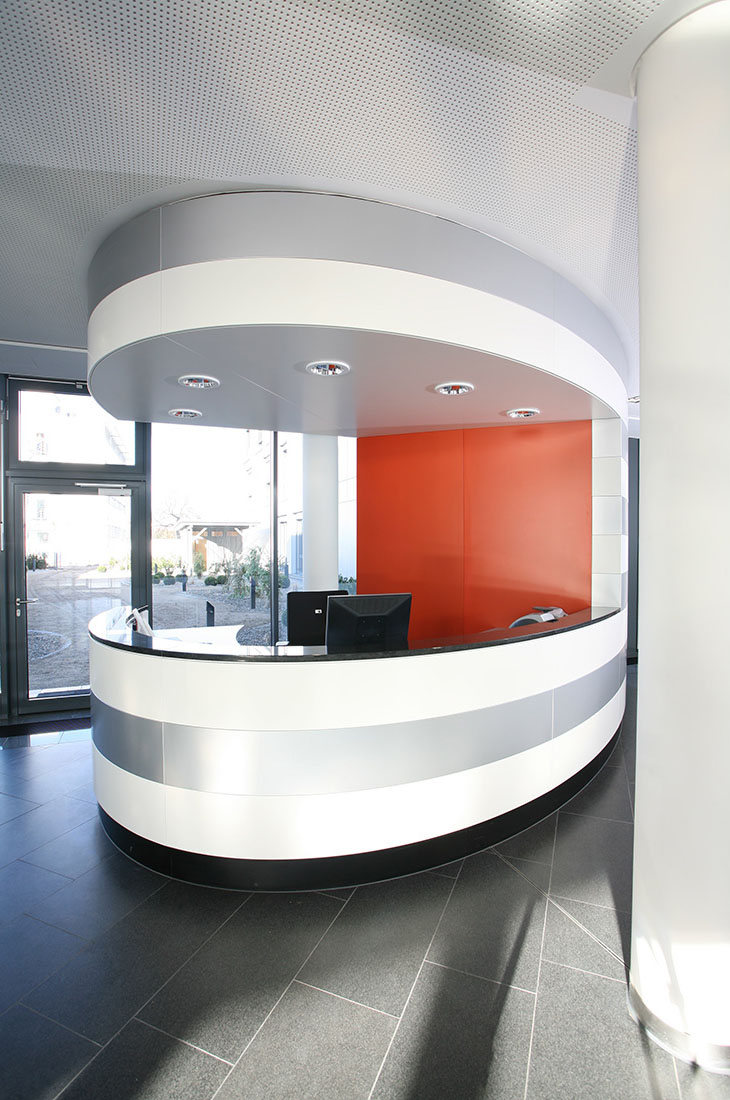 Eingangsbereich in einem Büro-Unternehmen | Innenarchitektur